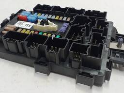 Блок предохранителей салона фронтальный Tesla model X -E