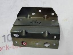 Кронштейн крепления кузовной панели крыши (филенки) стоек А/В правой передний нижний в сбо