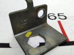 Кронштейн крепления тормозного шланга переднего правого (на лонжероне) Tesla model X S RES