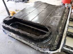 Крышка верхняя основной батареи Mid Range Tesla model 1104432-00-M