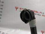 Патрубок системы охлаждения заднего мотора RWD Tesla model 3, model Y 1077595-00-D - фото 1