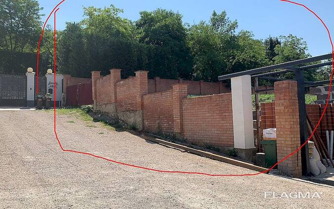 Продажа участка под строительство с выходом в лес в Кишиневе.