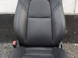 Сиденье водительское в сборе (с подогревом без преднатяжителя ремня безопасности и блока р